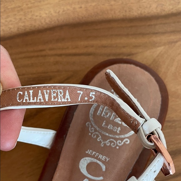 7.5.   RARE  Jeffrey Campbell  White and Tan Leather Sandals - Picture 5 of 7